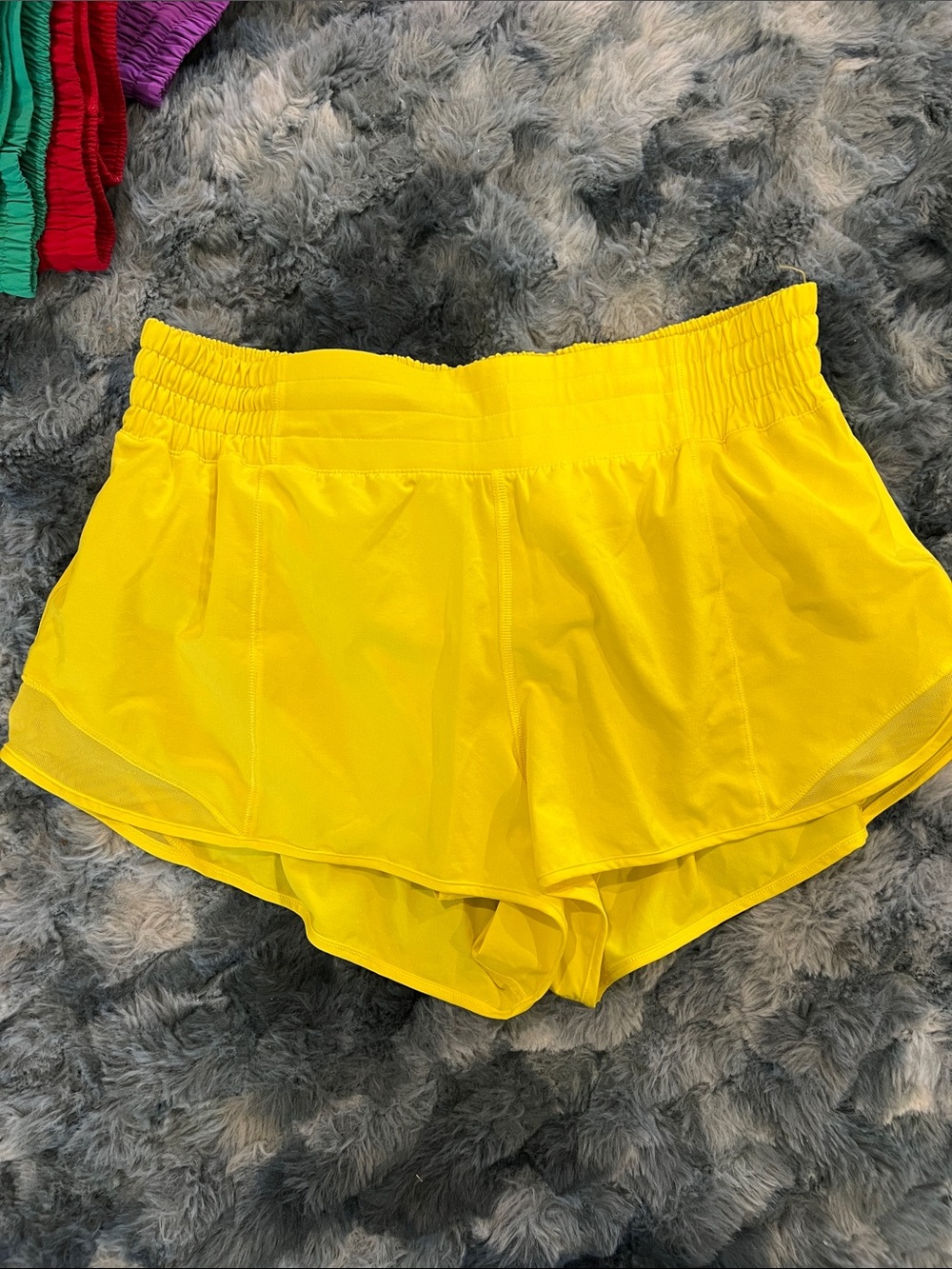 lululemon hotty hot 2.5” Bright Yellow Women's Athletic Shorts